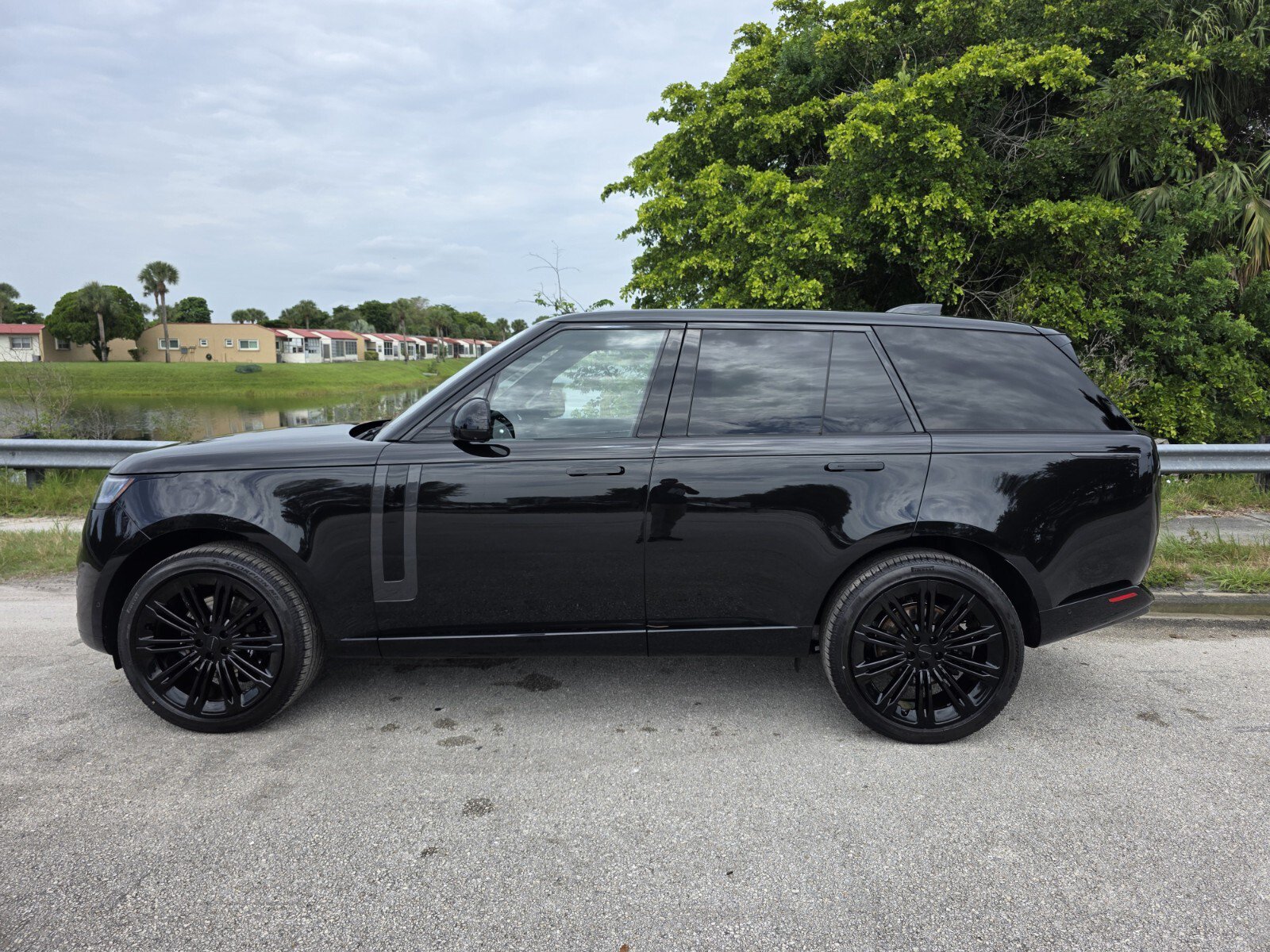 New 2026 Land Rover Range Rover SE AWD/4WD image 7
