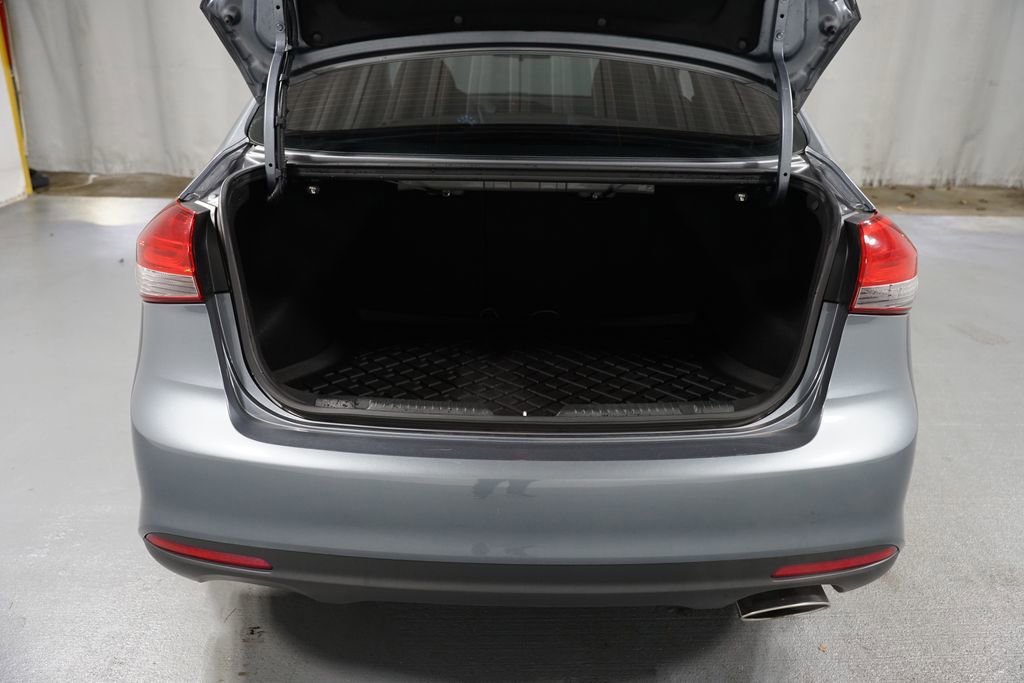 Used 2018 Kia Forte S image 30