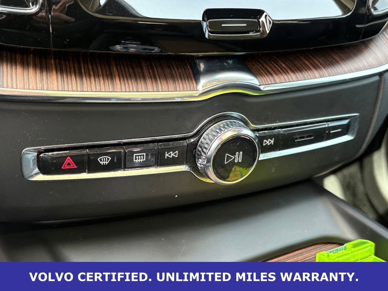 Certified 2023 Volvo XC60 B5 Ultimate w/ Protection Package Premier FWD image 23