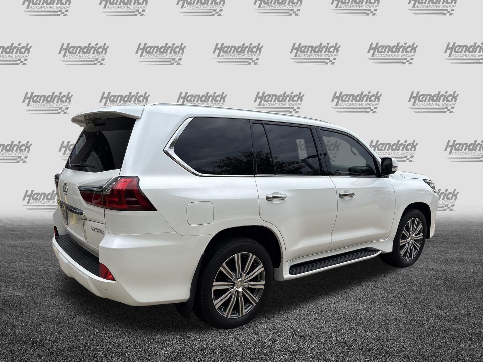 Used 2017 Lexus LX 570 4WD w/ Luxury Package image 10