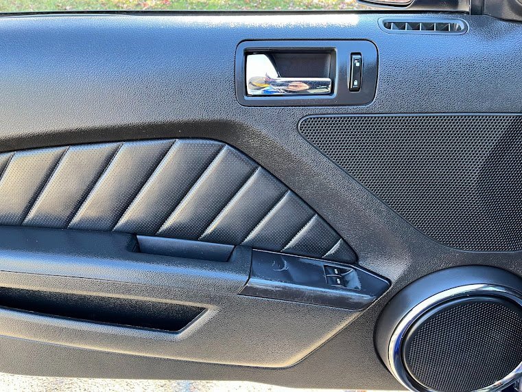 Used 2013 Ford Mustang GT Premium w/ Comfort Pkg image 7