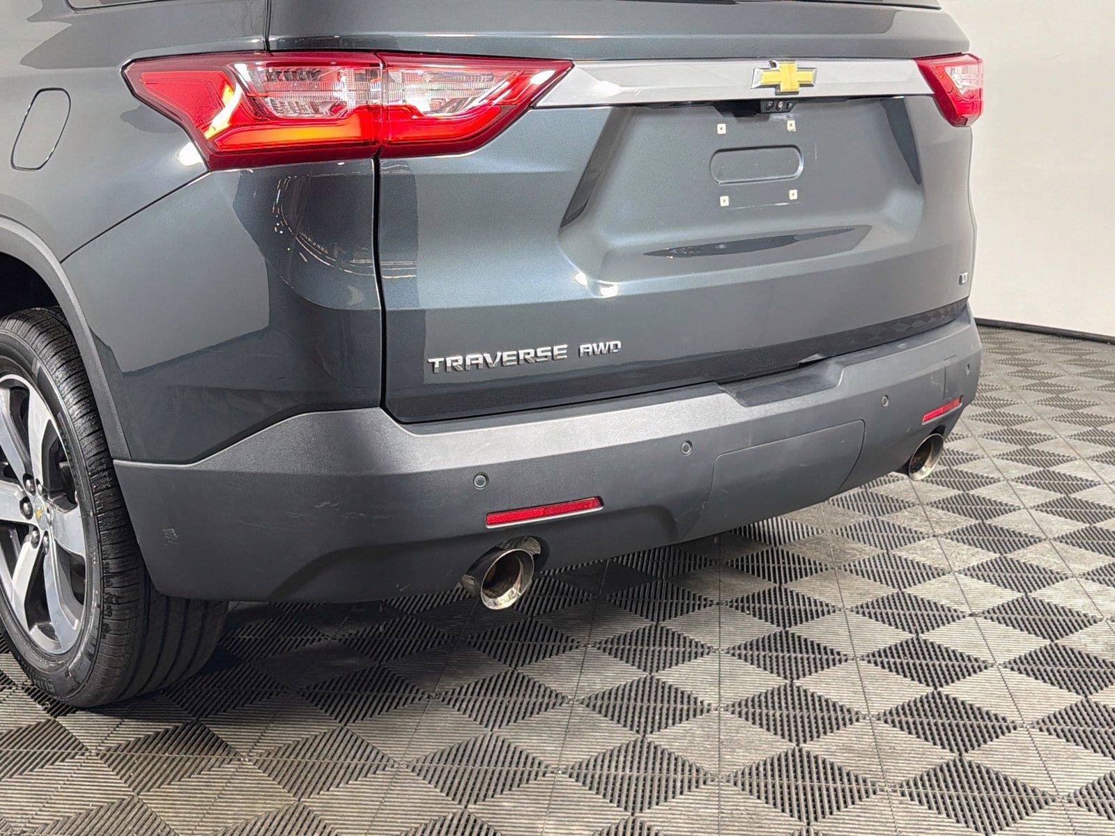 Used 2019 Chevrolet Traverse LT w/ LT Premium Package AWD/4WD image 38