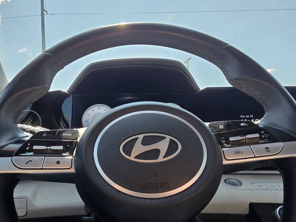 Used 2024 Hyundai Elantra Limited FWD image 23