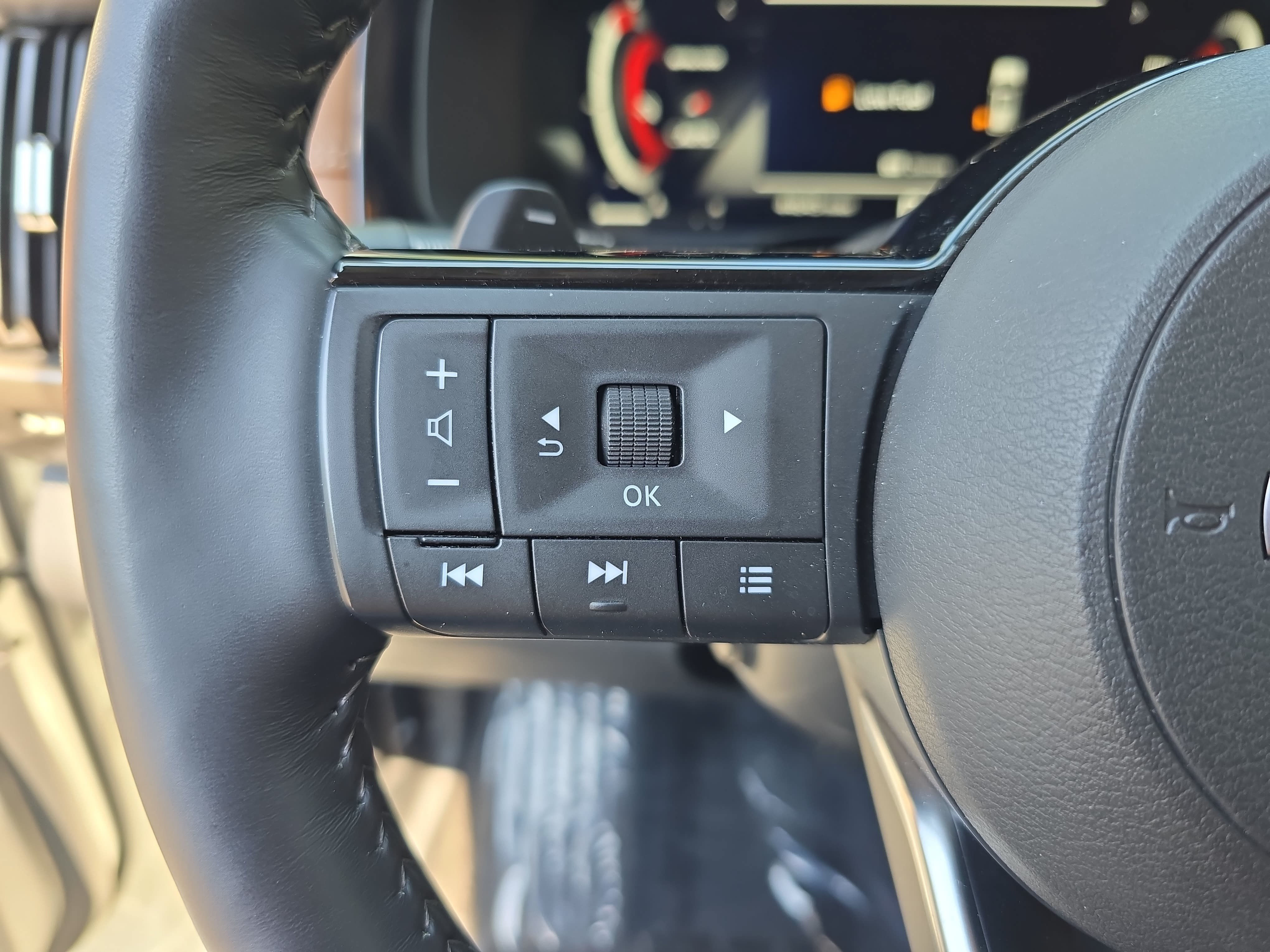 Certified 2023 Nissan Pathfinder Platinum AWD/4WD image 18