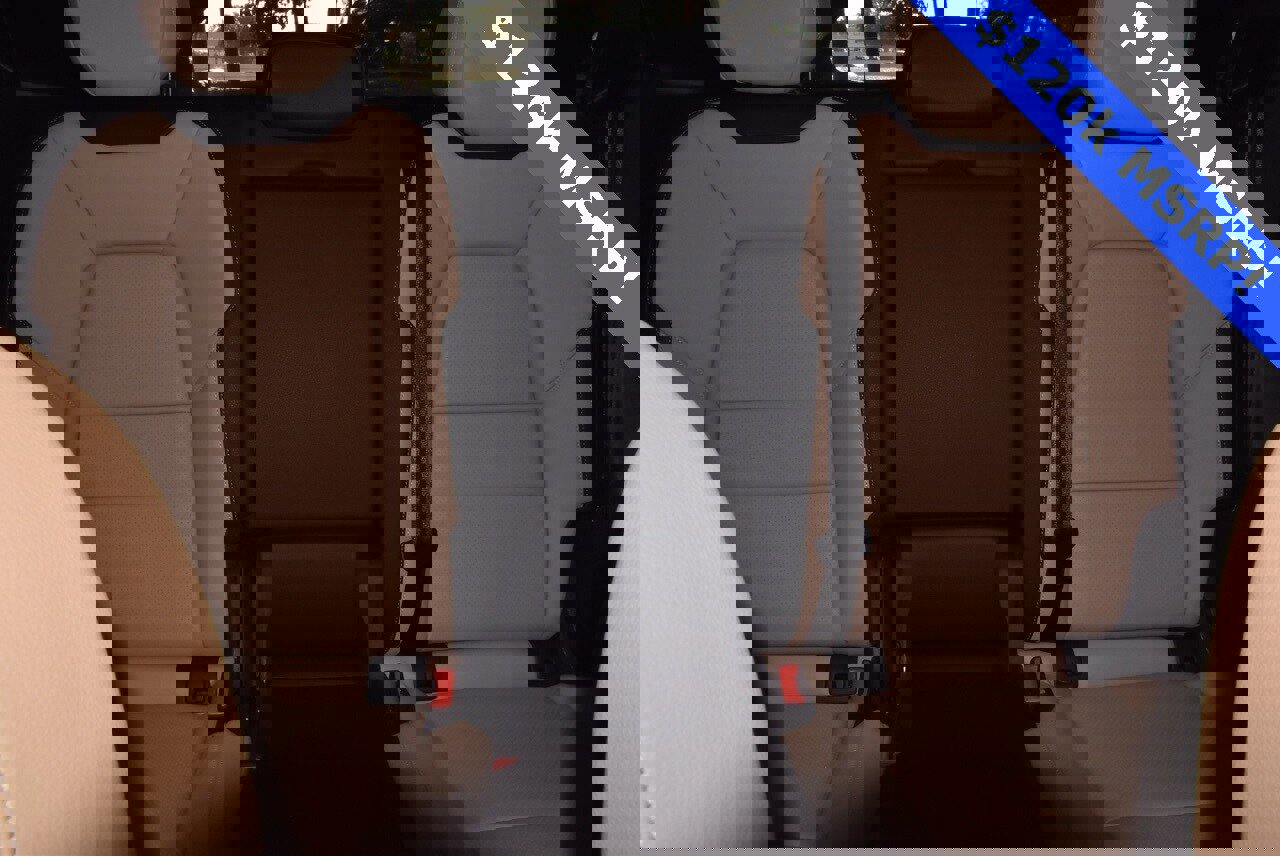 Used 2025 Porsche Cayenne image 20