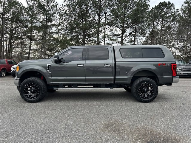 Used 2017 Ford F250 Lariat w/ Chrome Package image 4