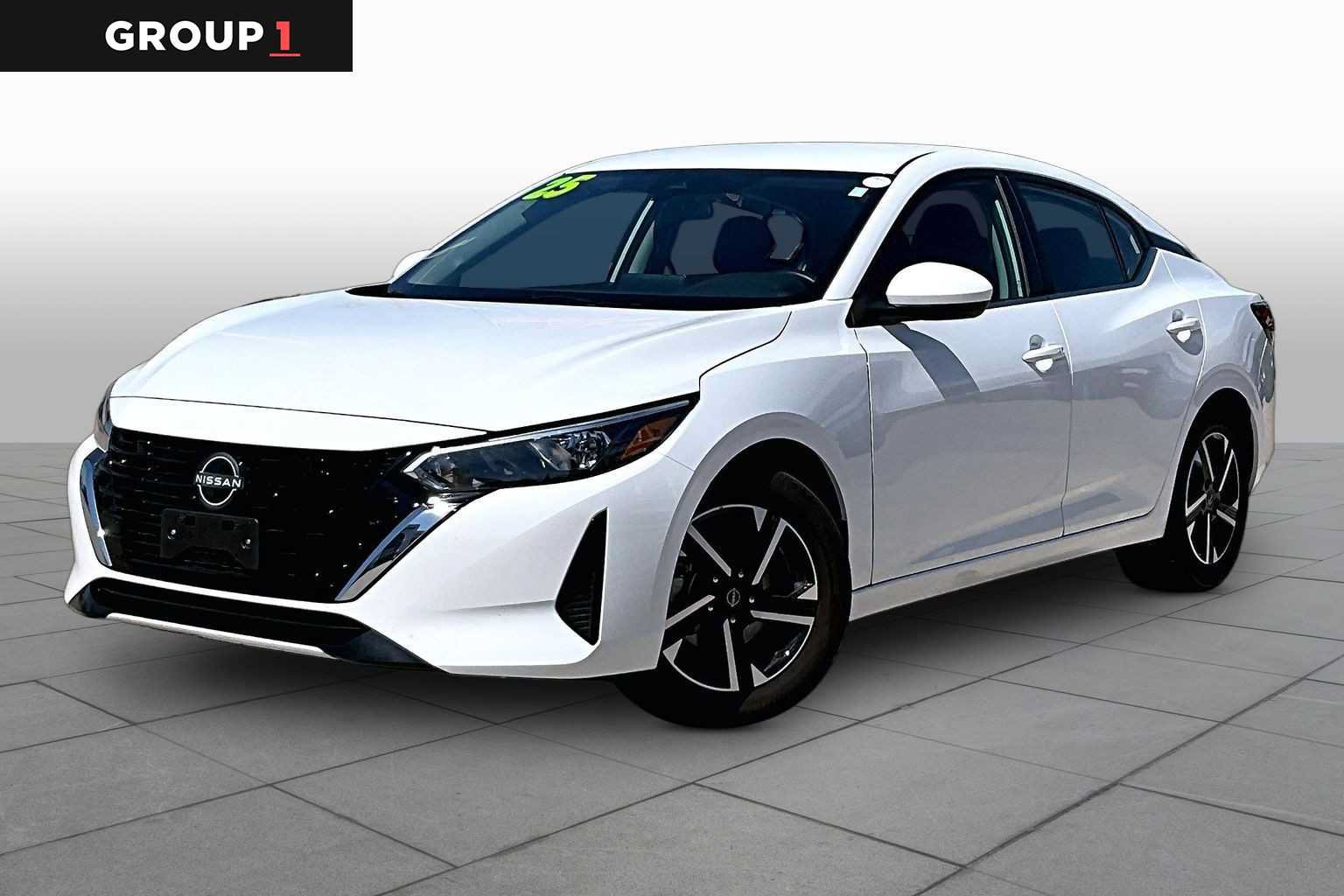 Used 2025 Nissan Sentra SV FWD image 1