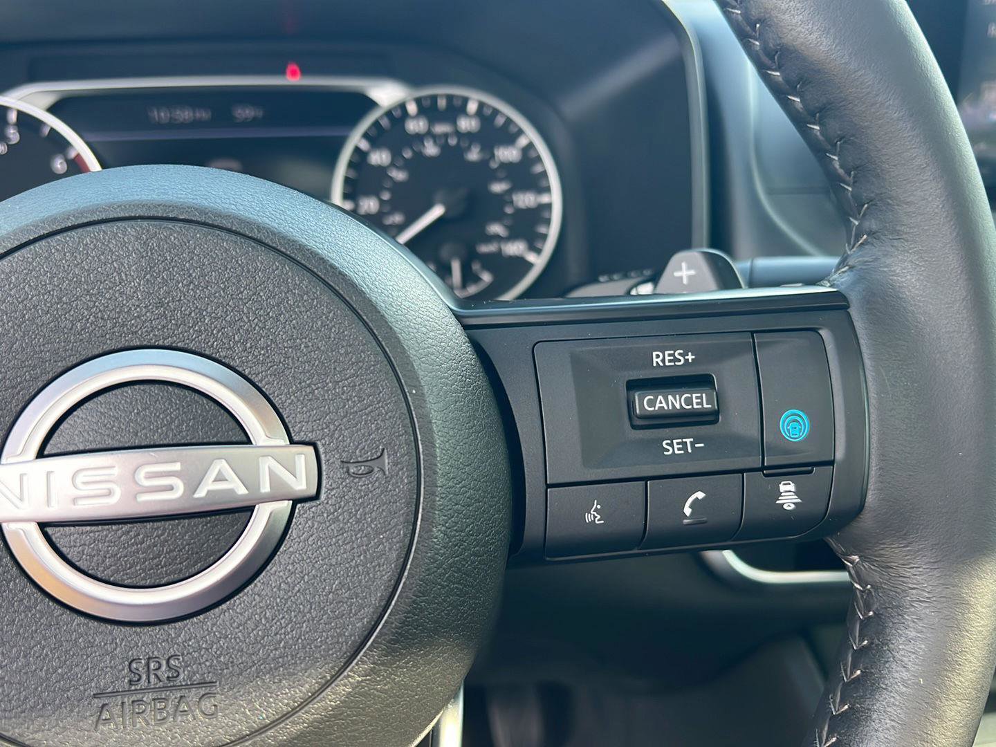 Used 2024 Nissan Rogue SV w/ SV Premium Package image 22