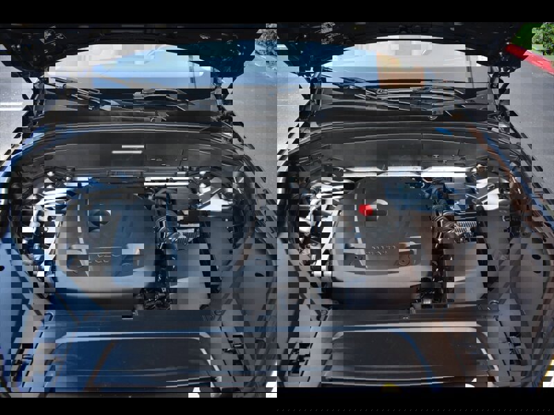 Used 2018 Volvo XC90 T6 Momentum w/ Convenience Package image 39