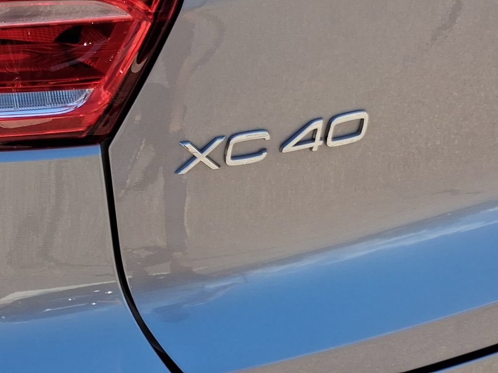 Certified 2026 Volvo XC40 B5 Plus AWD/4WD image 8