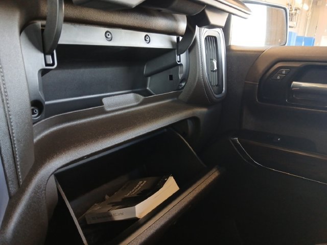 Used 2022 GMC Sierra 1500 SLT AWD/4WD image 12