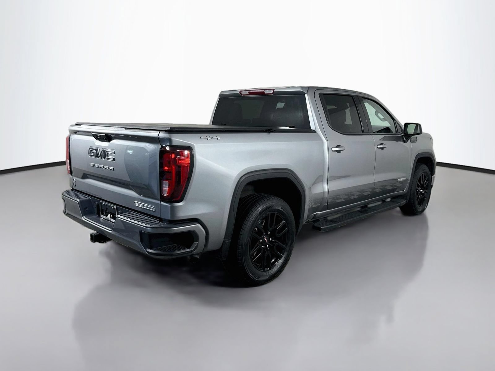 Used 2024 GMC Sierra 1500 Elevation w/ LPO, Elevation Black Package AWD/4WD image 9