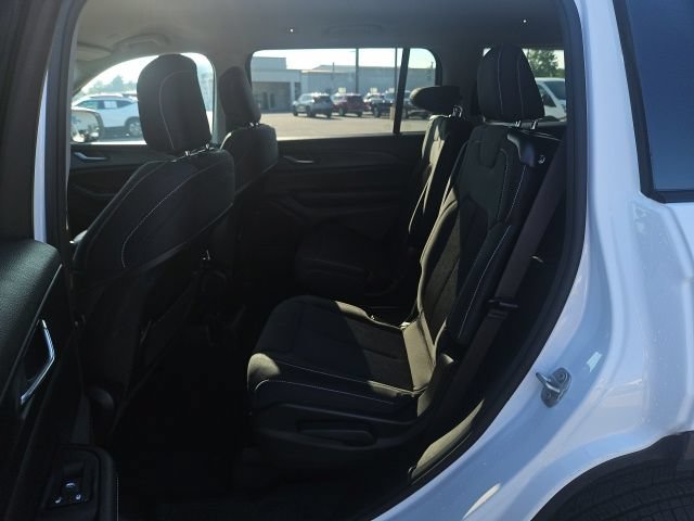 Used 2024 Jeep Grand Cherokee L Laredo AWD/4WD image 13