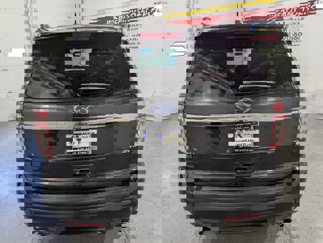 Used 2015 Ford Explorer XLT w/ Equipment Group 202B image 6