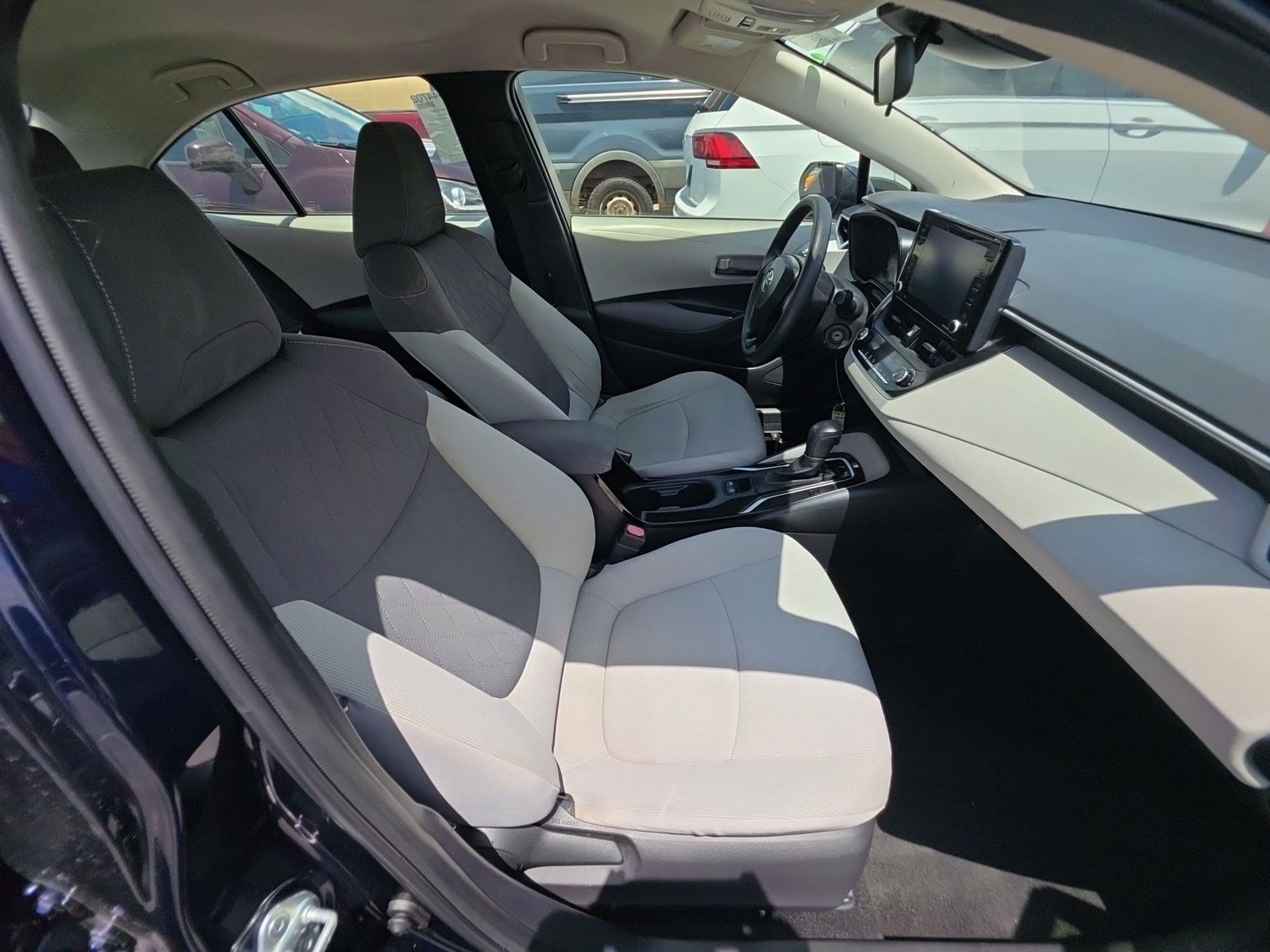 Used 2022 Toyota Corolla LE FWD image 11