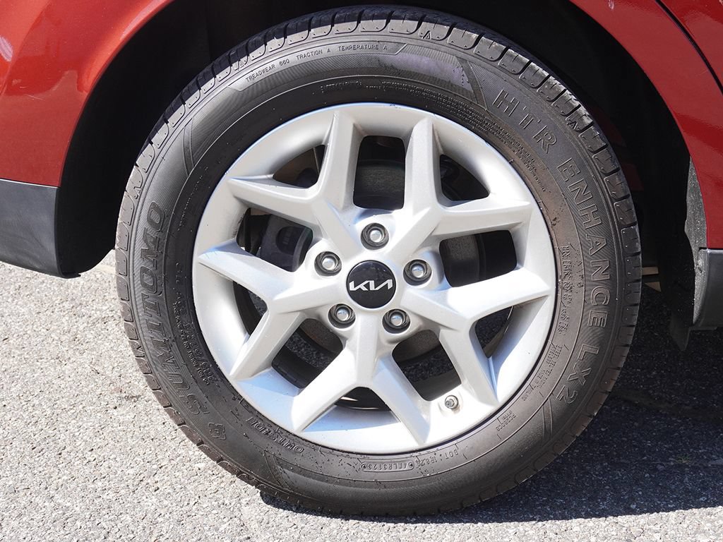 Used 2025 Kia Soul LX w/ LX Technology Package FWD image 18