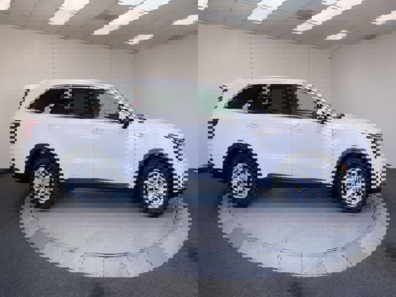 Certified 2025 Kia Sorento LX image 6