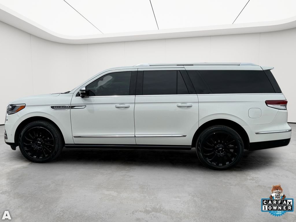 Used 2024 Lincoln Navigator L Black Label AWD/4WD image 3