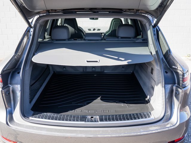 Certified 2022 Porsche Cayenne Turbo image 14
