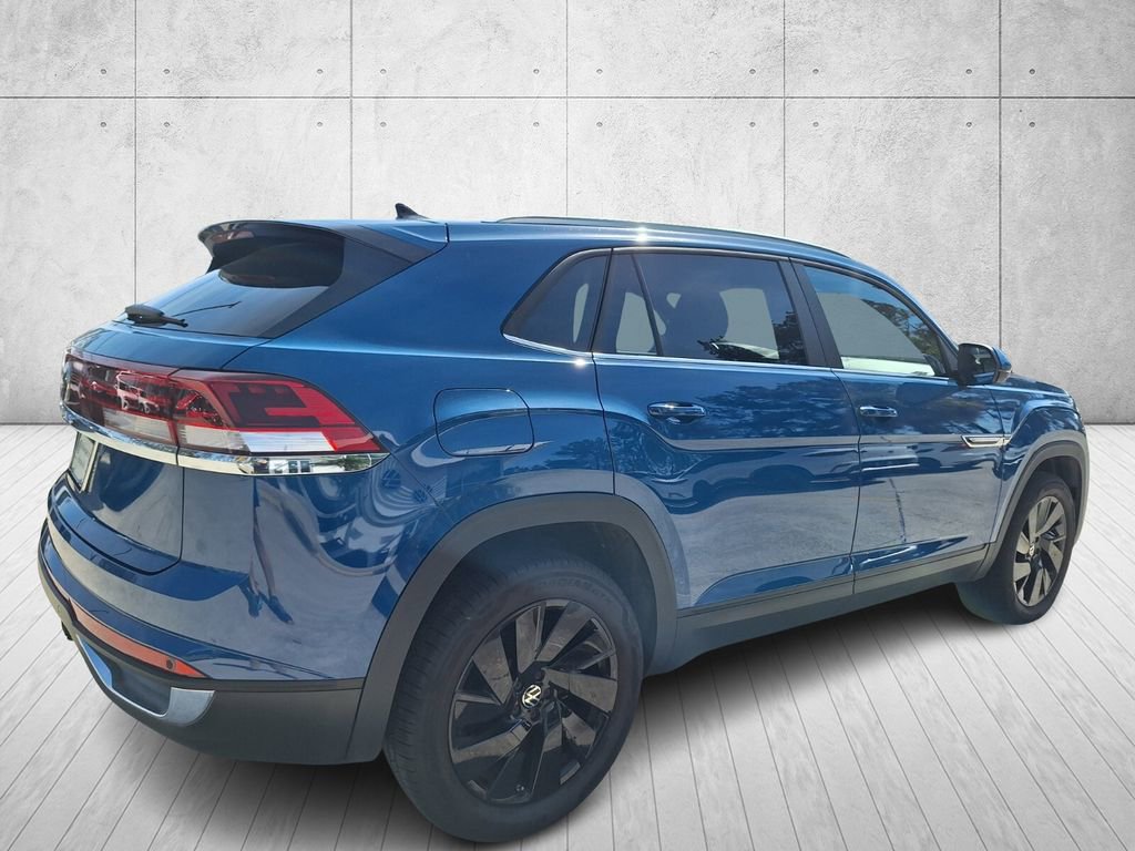 Used 2025 Volkswagen Atlas Cross Sport SE image 5