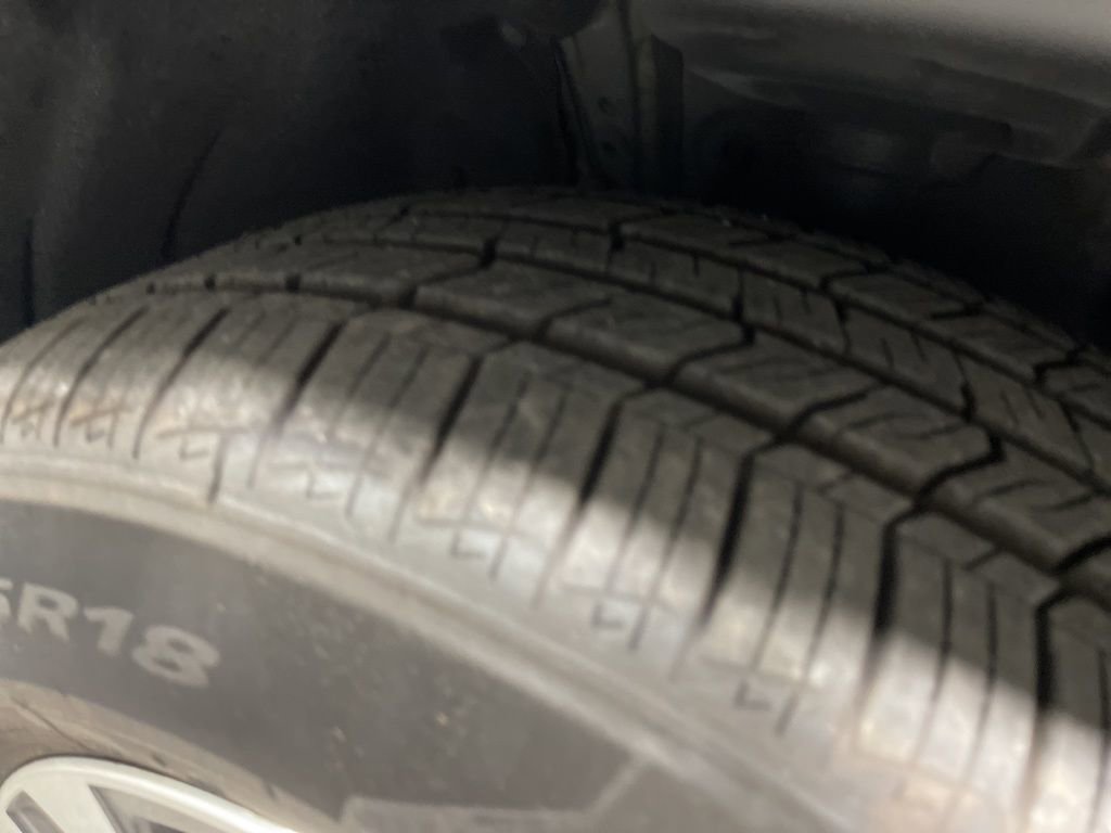 Used 2024 Toyota Highlander XLE image 39