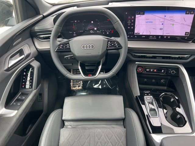 Used 2025 Audi SQ5 Premium Plus w/ Premium Plus Package image 12
