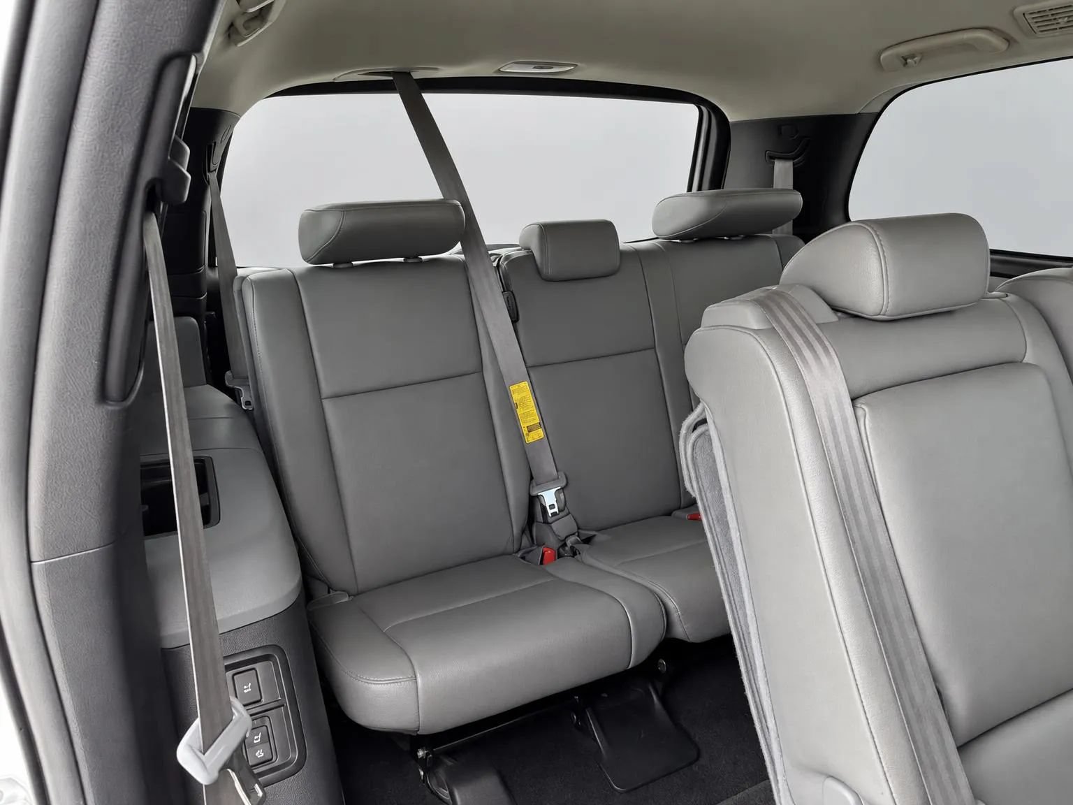 Used 2016 Toyota Sequoia SR5 w/ Premium Package AWD/4WD image 21
