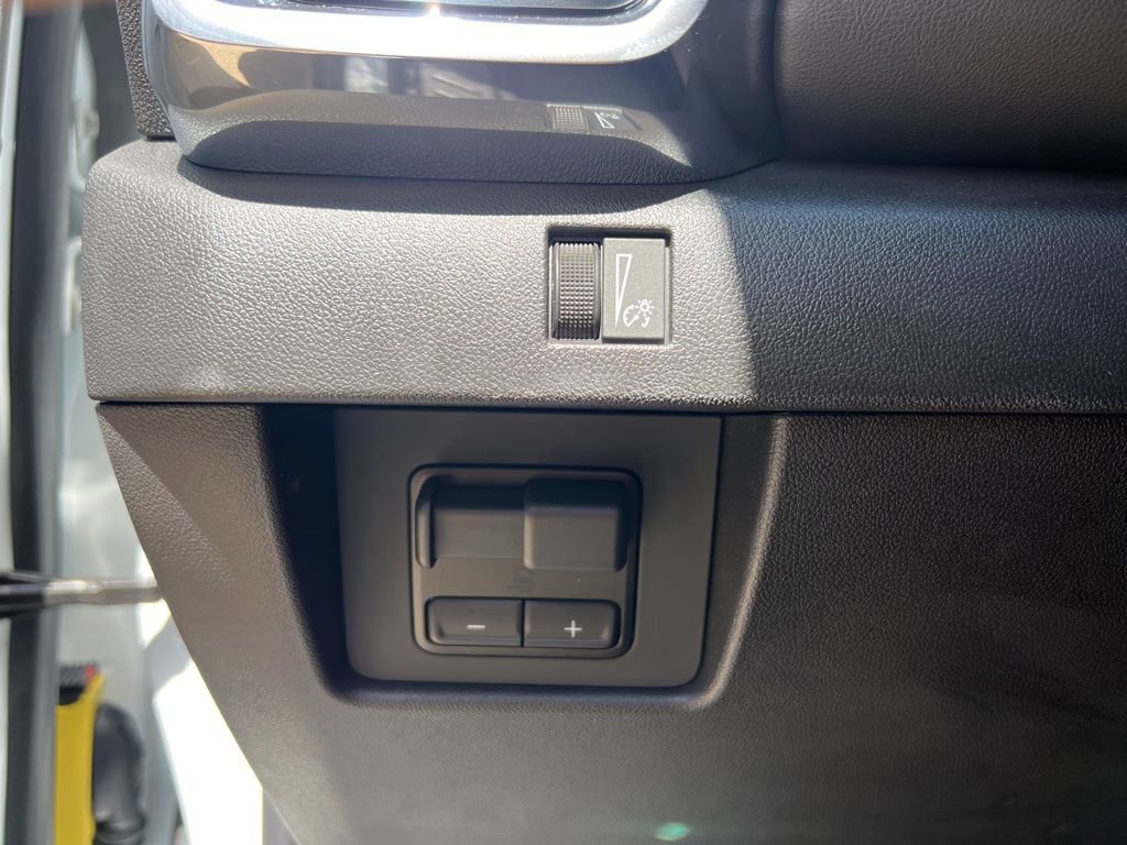 Used 2024 GMC Canyon Elevation w/ Convenience Package RWD image 26