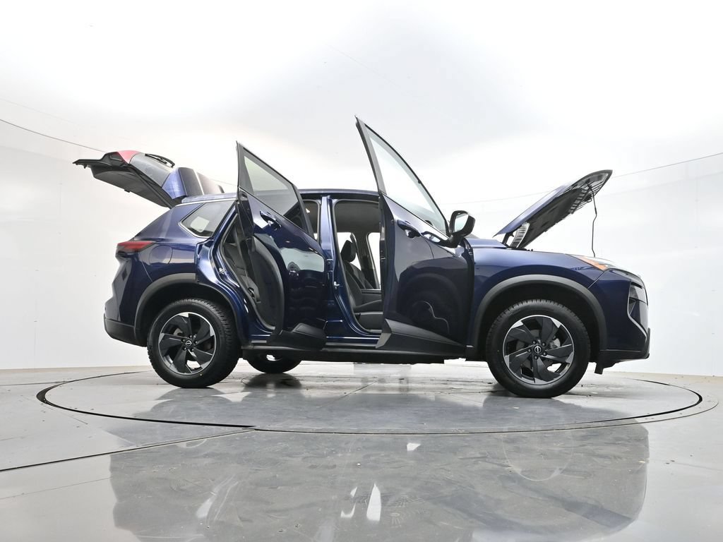 Used 2024 Nissan Rogue SV FWD image 47