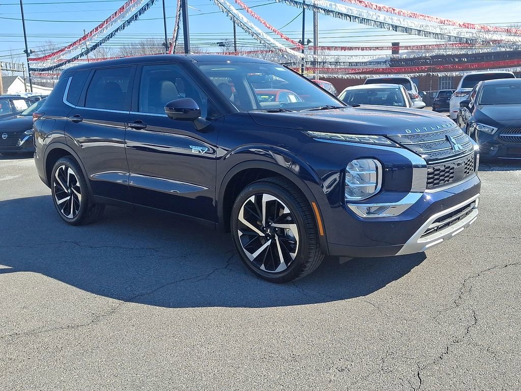 New 2025 Mitsubishi Outlander SE image 2