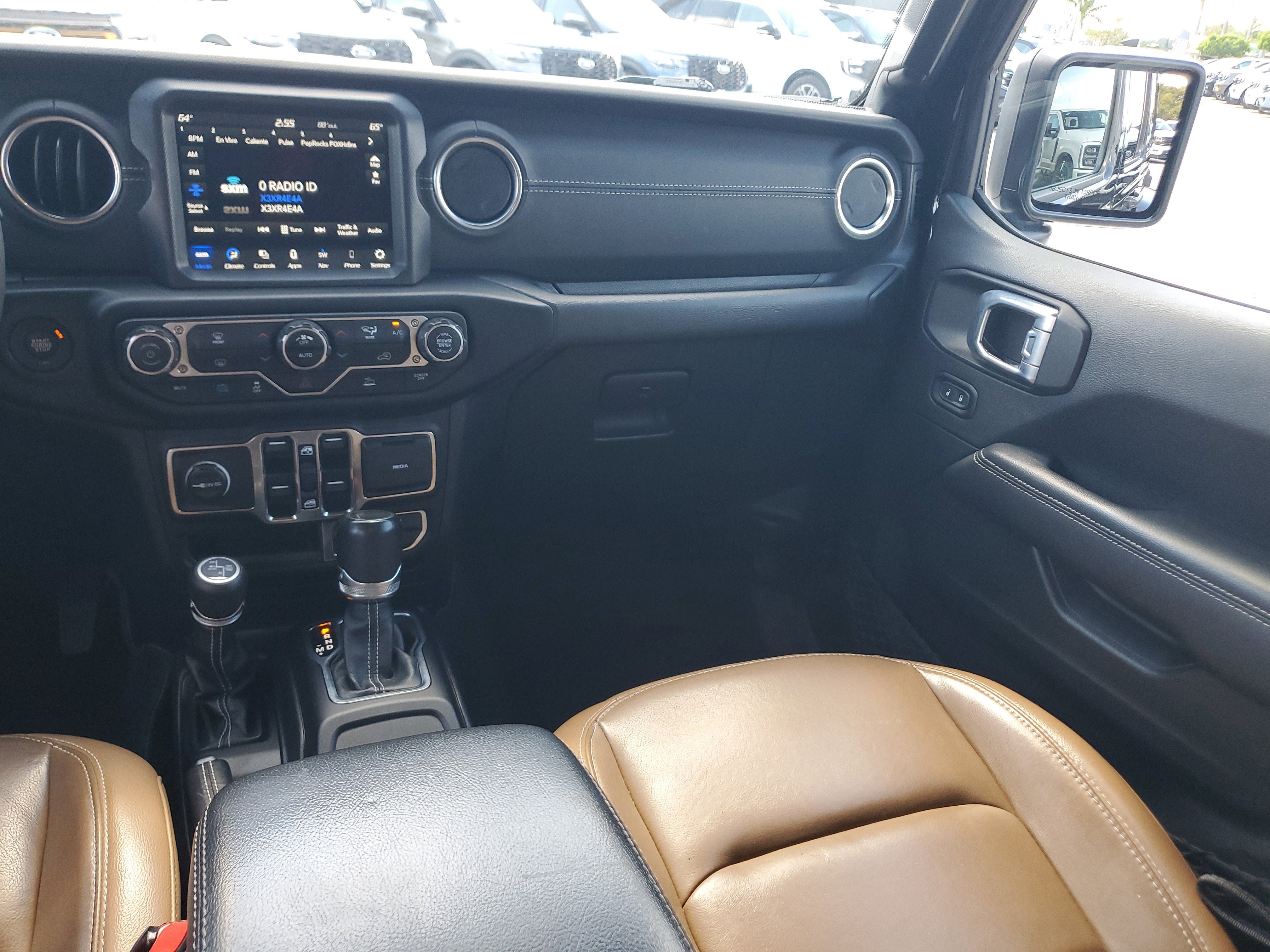 Used 2023 Jeep Wrangler Unlimited Sahara image 18