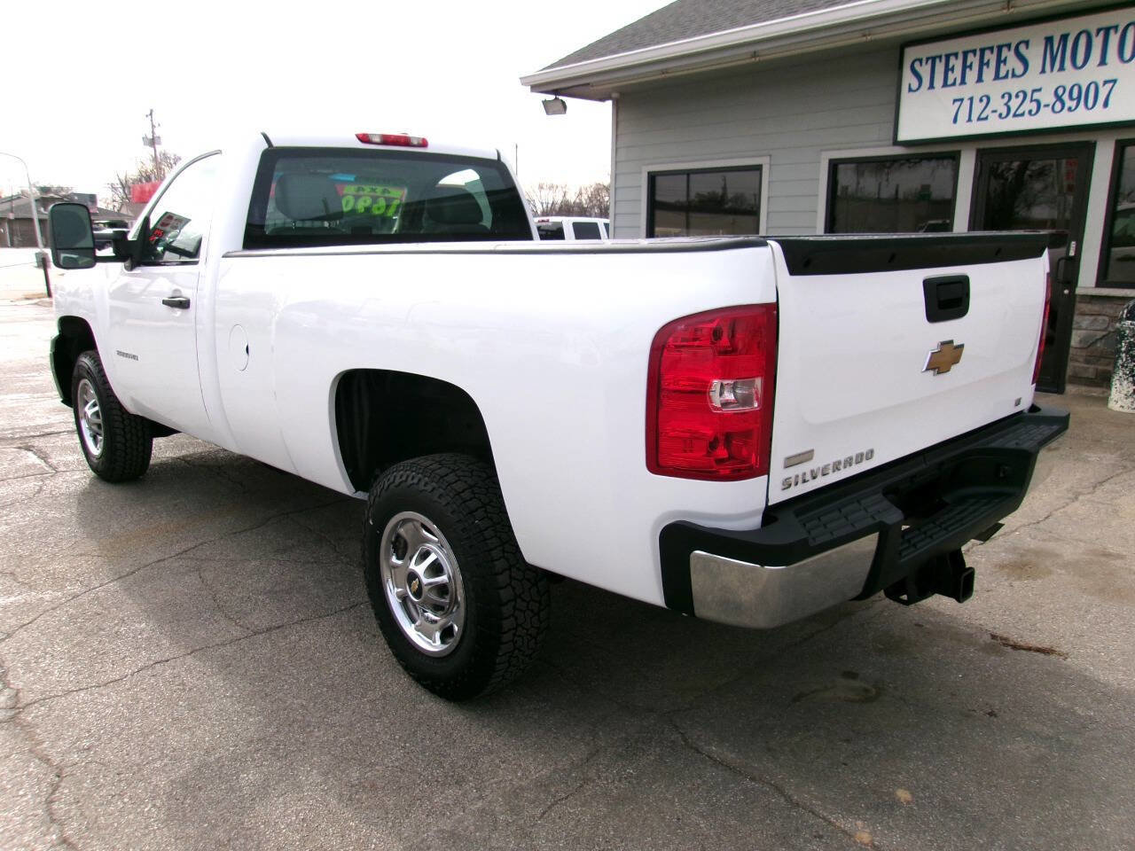 Used 2013 Chevrolet Silverado 2500 W/T w/ Snow Plow Prep Package image 2