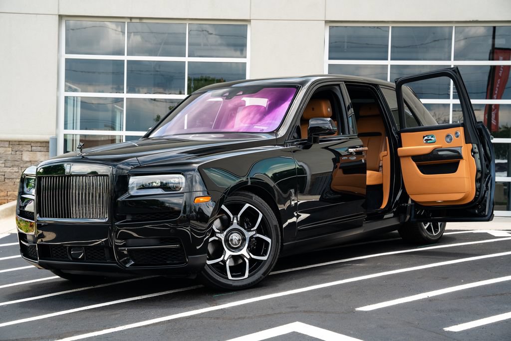 Used 2022 Rolls-Royce Cullinan Black Badge AWD/4WD image 2