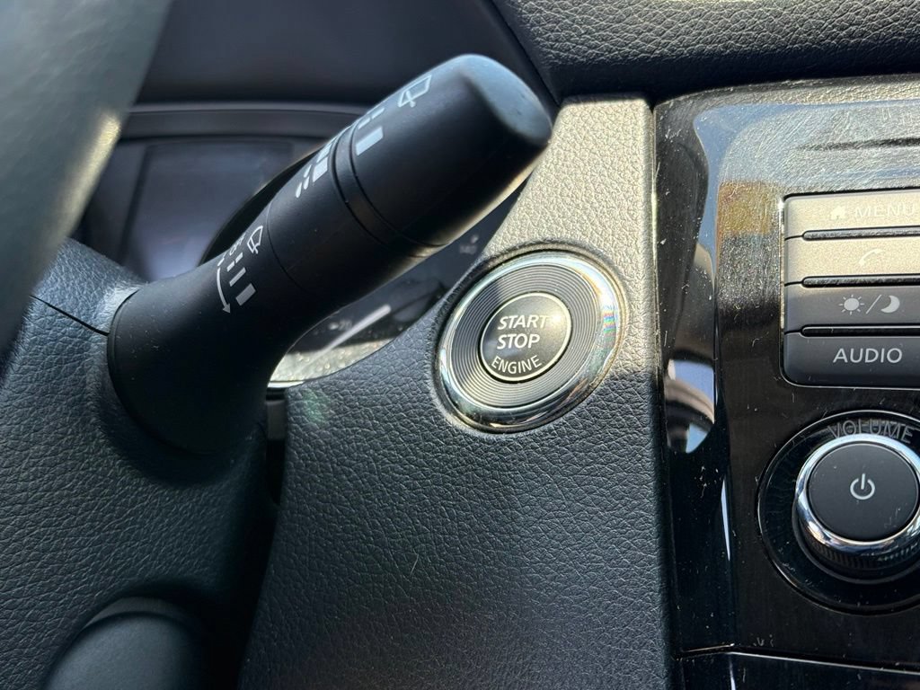 Used 2018 Nissan Rogue SV AWD/4WD image 26