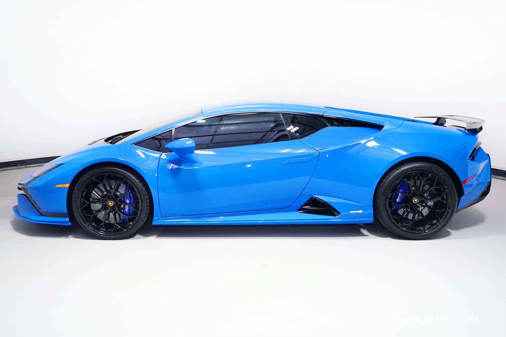 Used 2024 Lamborghini Huracan Tecnica RWD image 5