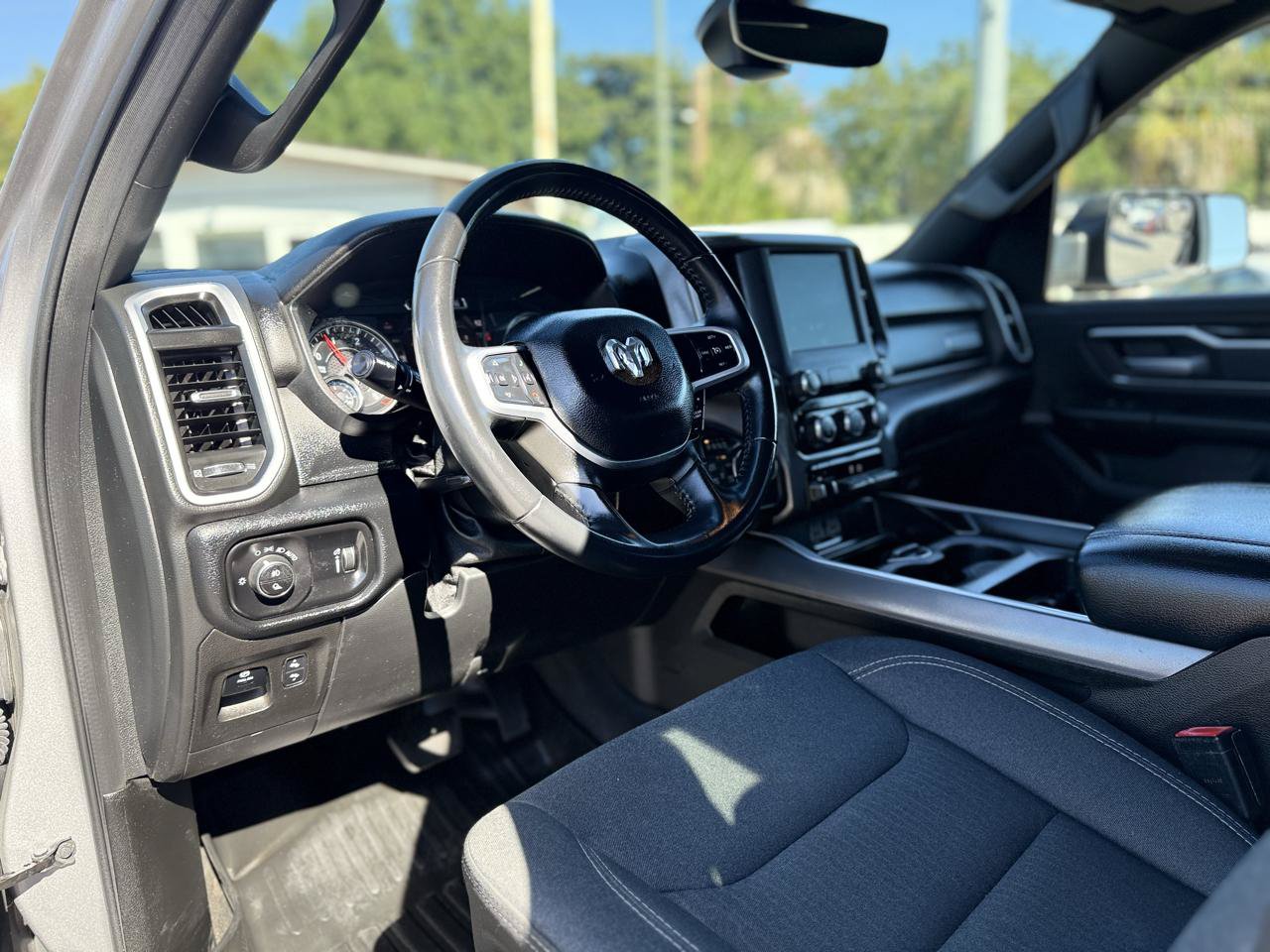 Used 2022 RAM 1500 Big Horn AWD/4WD image 4
