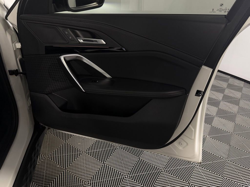 Used 2025 BMW X2 xDrive28i w/ Convenience Package image 34