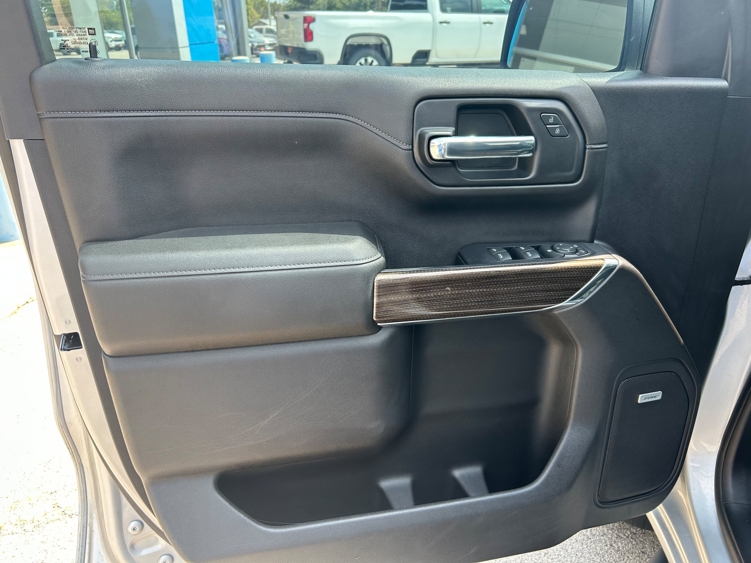 Used 2021 Chevrolet Silverado 1500 LT Trail Boss w/ Convenience Package II AWD/4WD image 17
