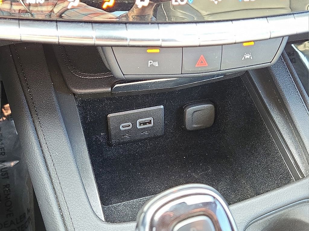 Used 2024 Cadillac XT4 Premium Luxury image 30