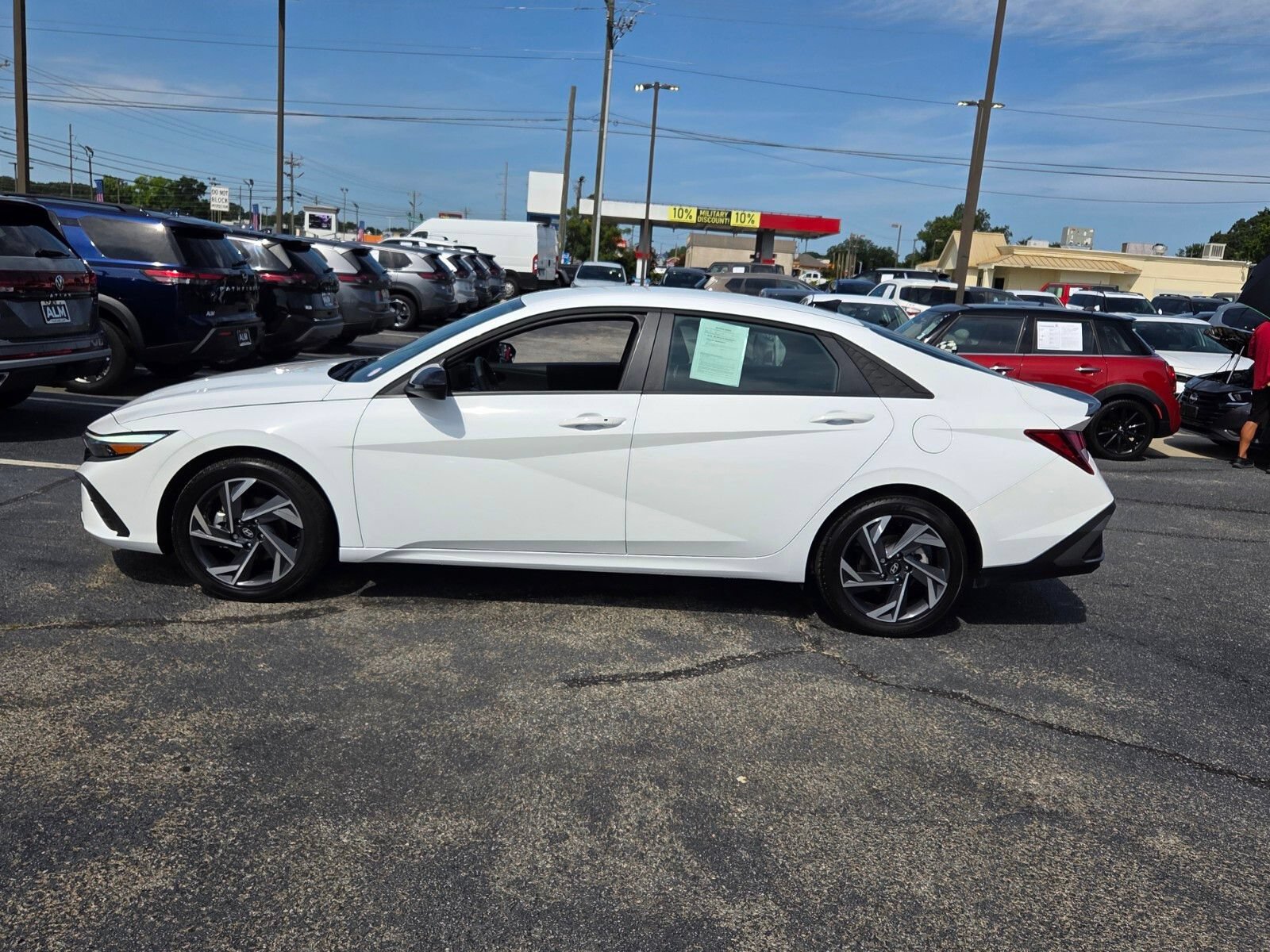 Certified 2025 Hyundai Elantra Sport FWD image 4