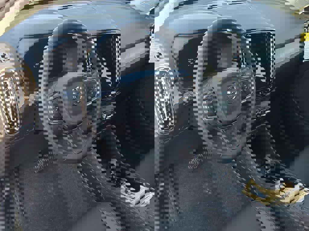 New 2026 Volvo XC40 B5 Core w/ Protection Package Premier image 2