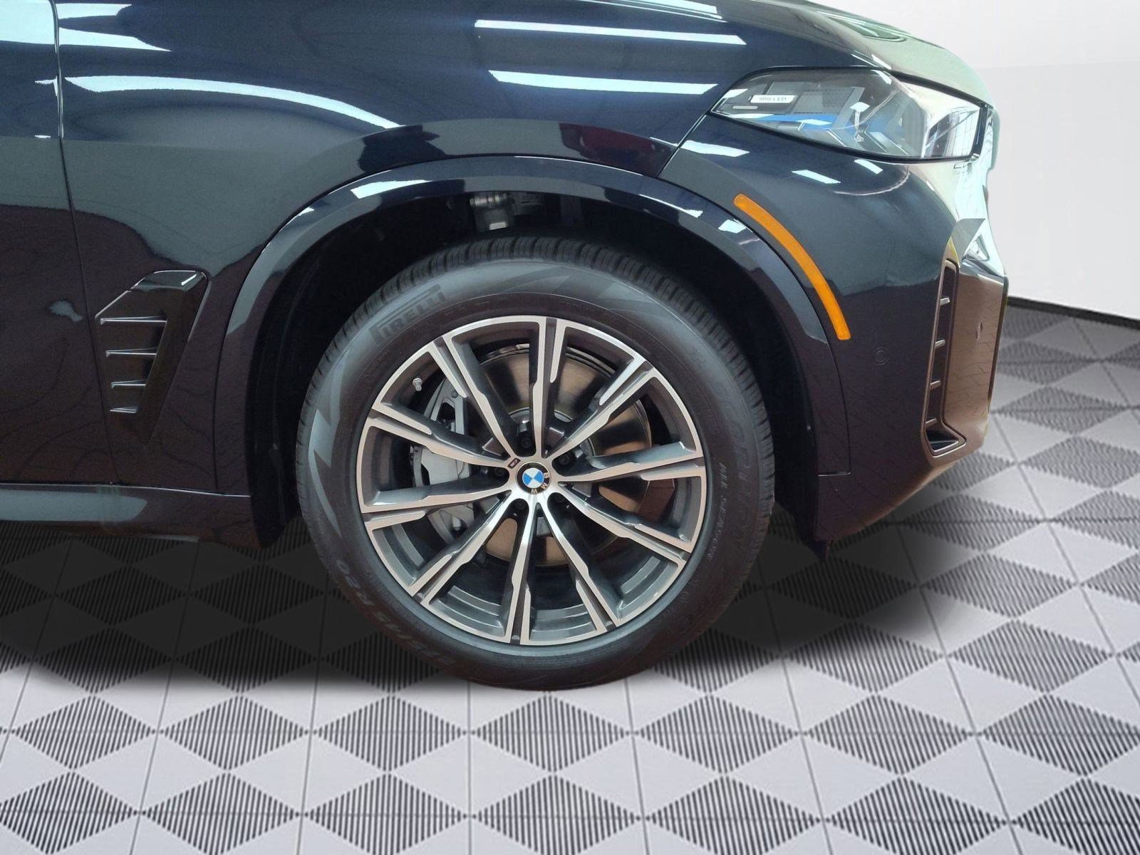 Used 2026 BMW X5 xDrive50e w/ M Sport Package image 11