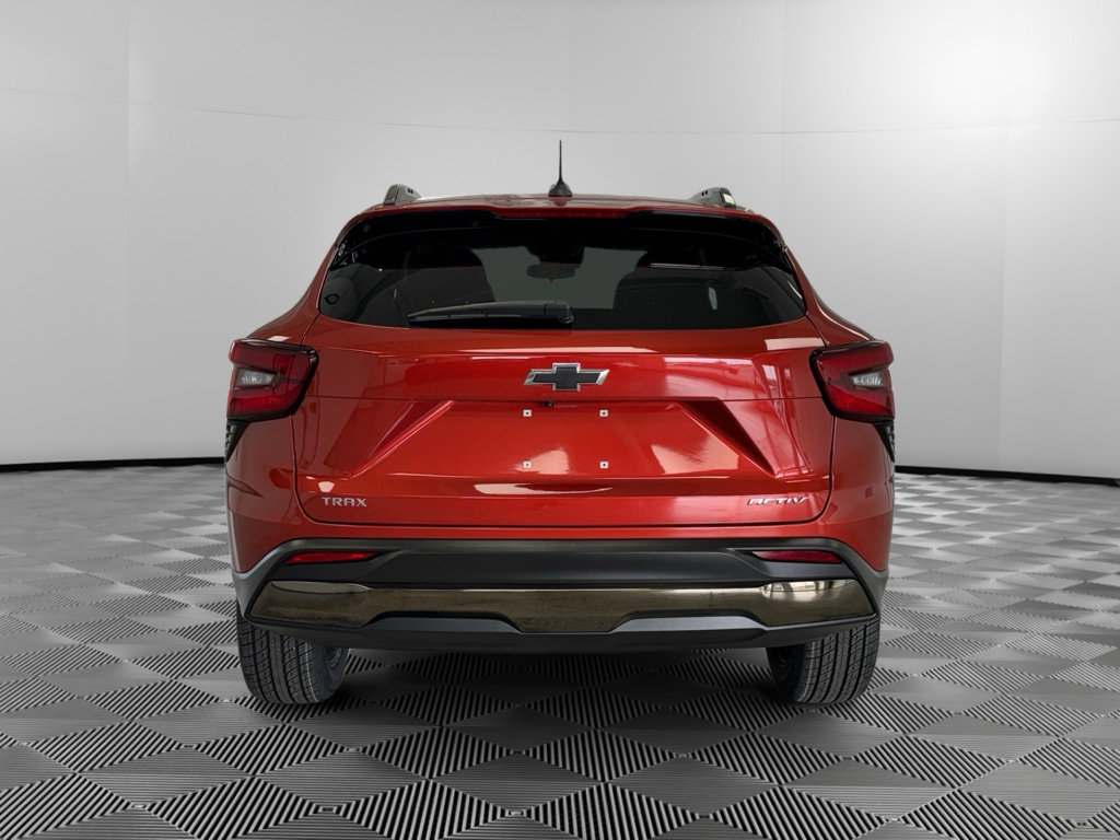 Used 2024 Chevrolet Trax ACTIV w/ Sunroof Package FWD image 7