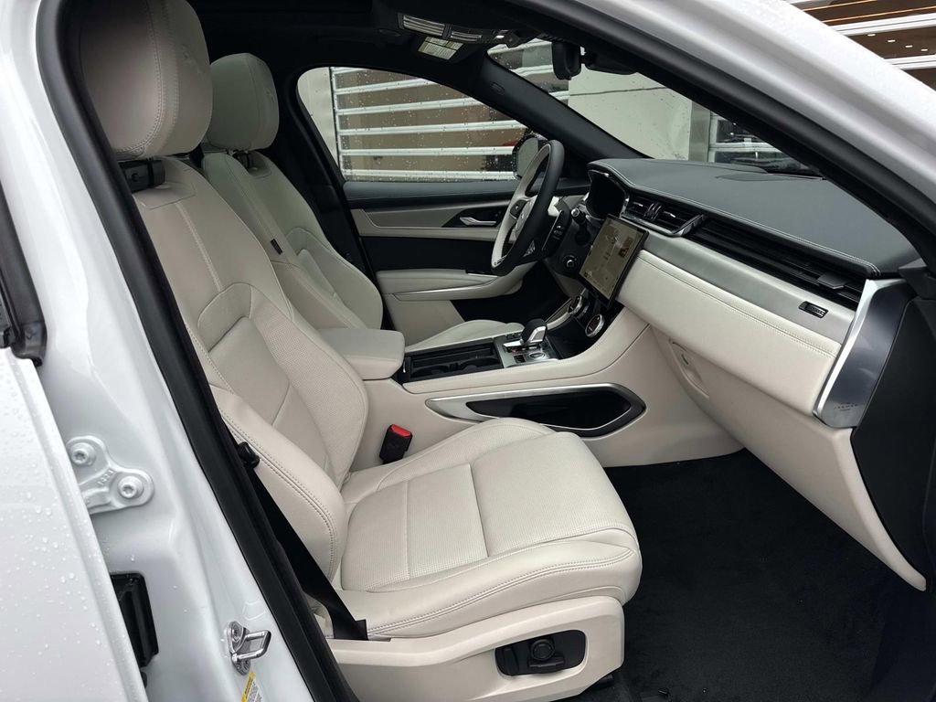 New 2026 Jaguar F-PACE R-Dynamic S AWD/4WD image 9