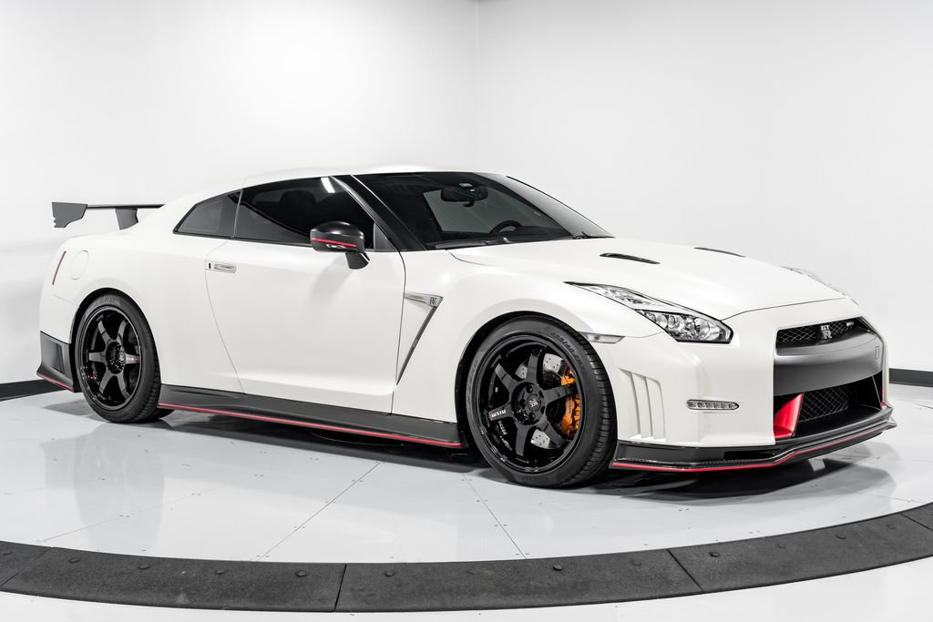 Used 2016 Nissan GT-R NISMO AWD/4WD image 35