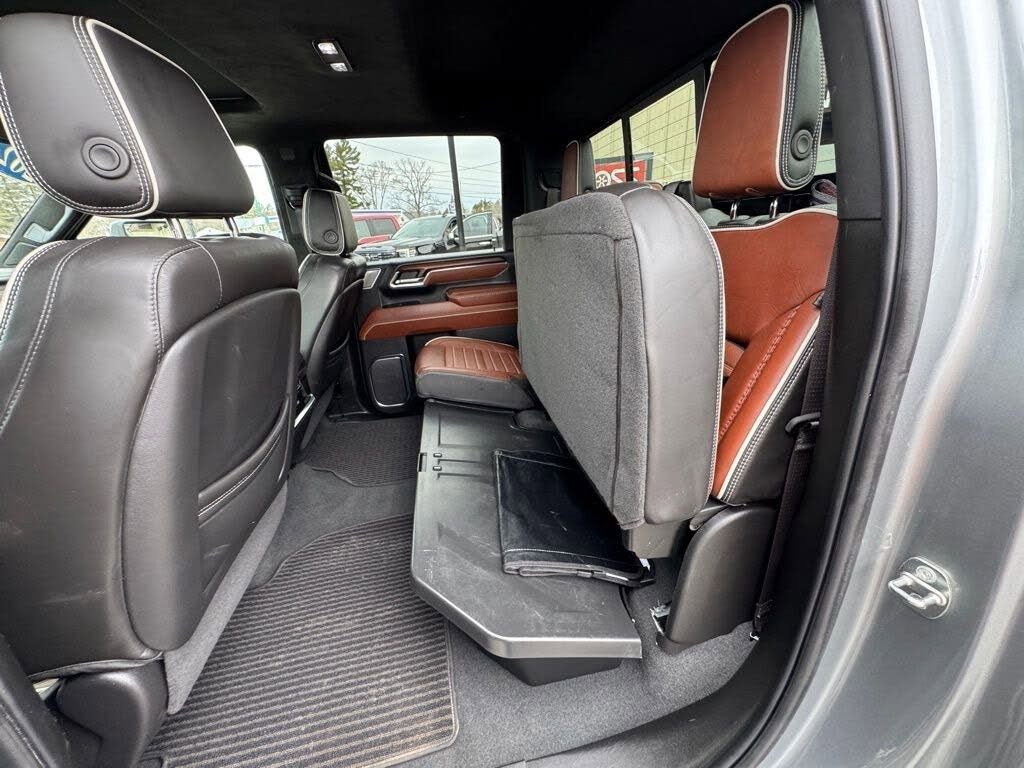 Used 2024 GMC Sierra 3500 Denali Ultimate AWD/4WD image 54