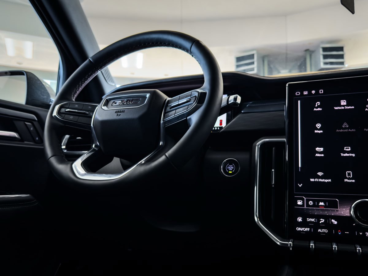 Used 2025 GMC Acadia Elevation w/ Black Edition image 39