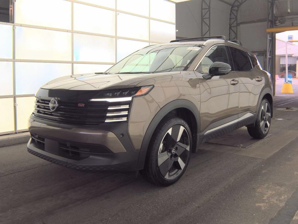 Used 2026 Nissan Kicks SR FWD image 2