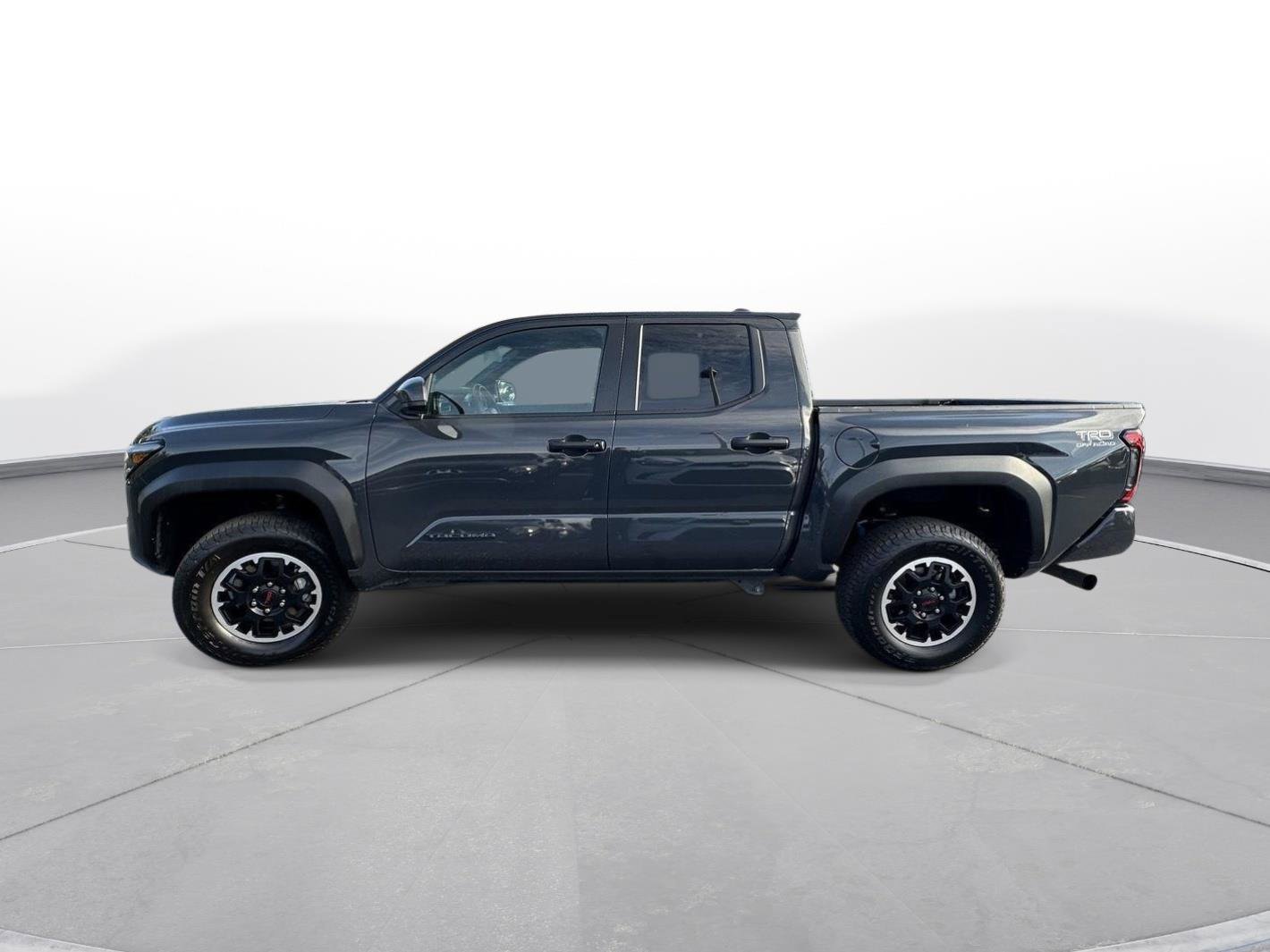 Certified 2025 Toyota Tacoma TRD Off-Road image 43