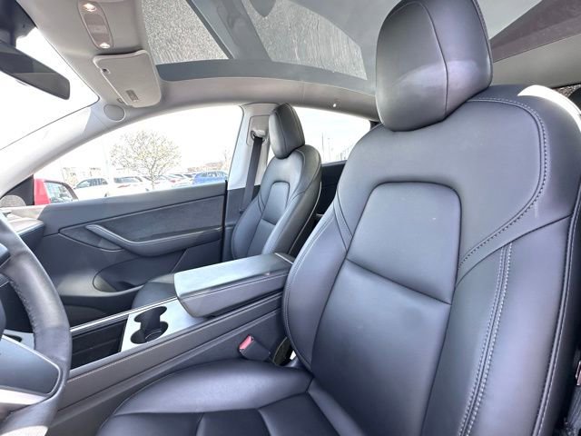 Used 2021 Tesla Model Y Long Range image 17